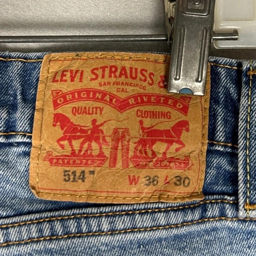 Levis 514 Jeans Mens 36X30 Blue Straight Fit Distressed Classic 5-Pocket Denim